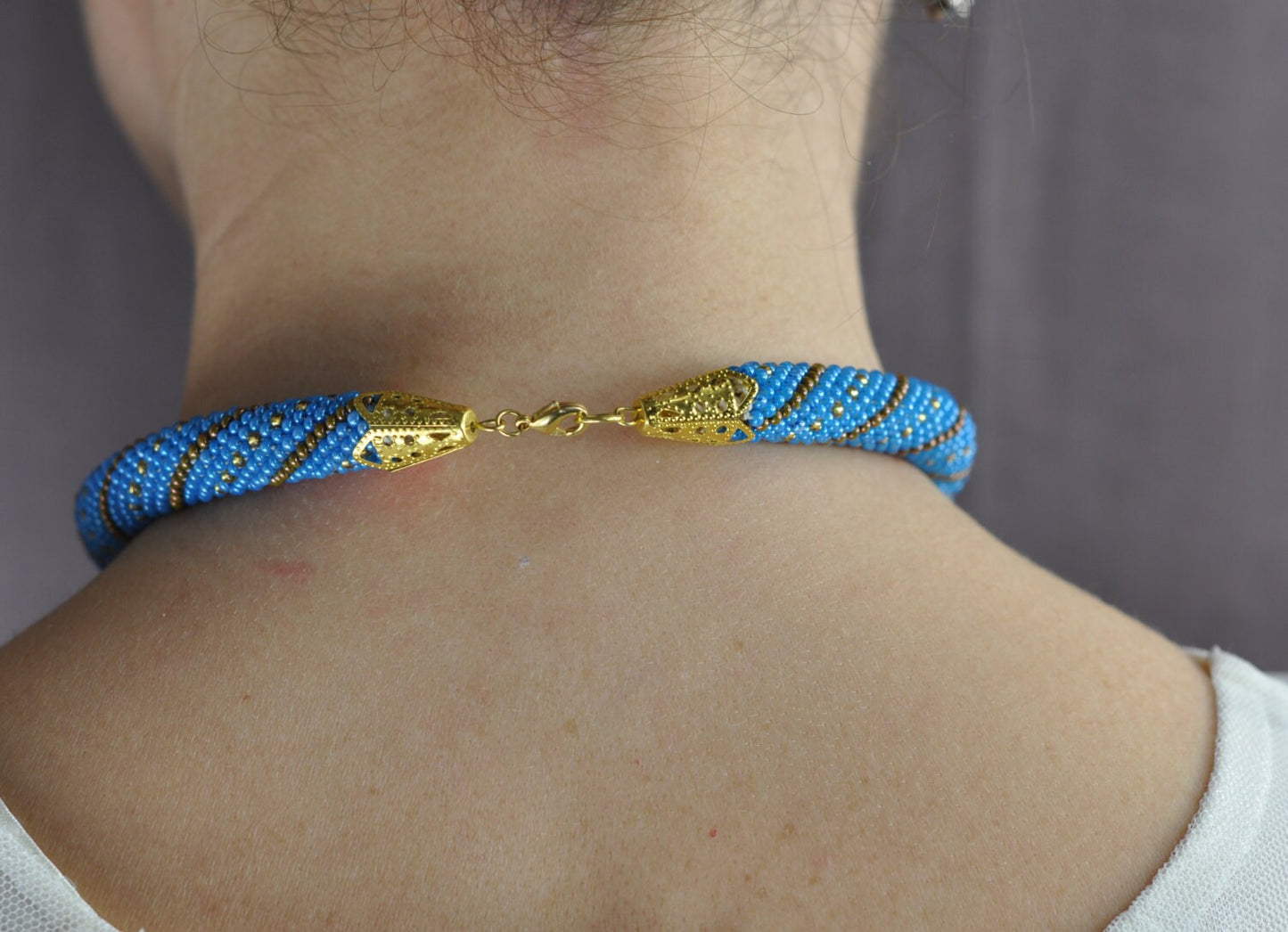 Gehäkelte Schlauchkette Perlenkette Perlenschmuck Blau-Gold