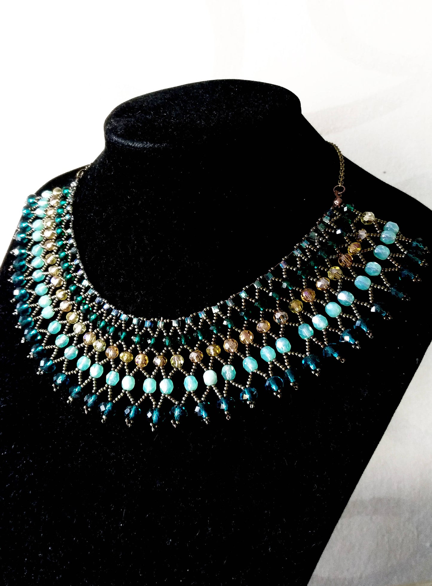 Böhmische Statement Collier Halskette aus tschechischen perlen smaragd-grün Bronze