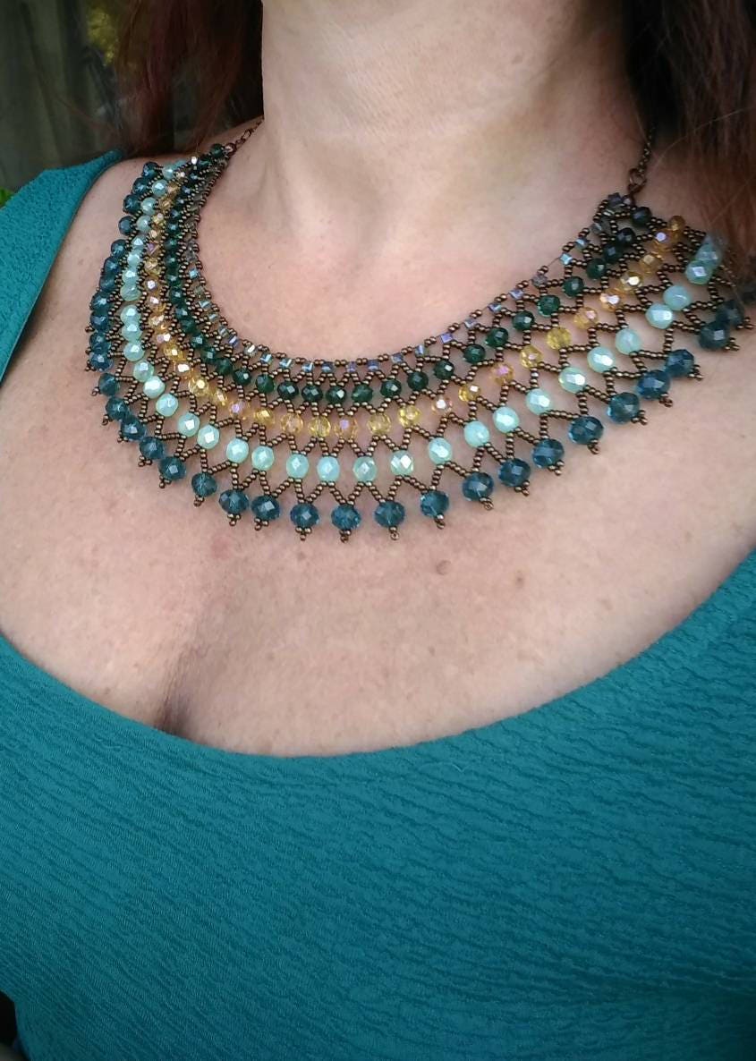 Böhmische Statement Collier Halskette aus tschechischen perlen smaragd-grün Bronze