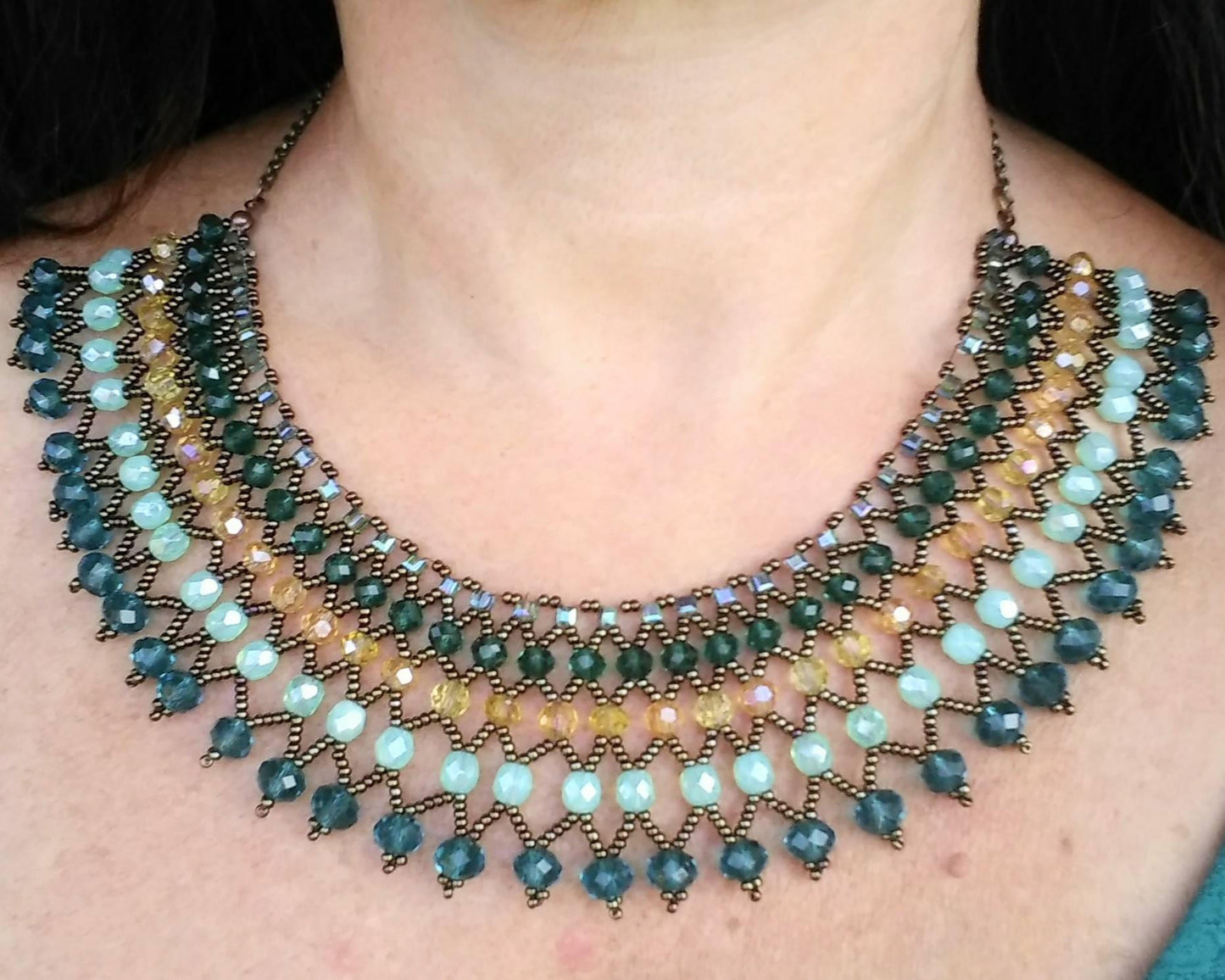 Böhmische Statement Collier Halskette aus tschechischen perlen smaragd-grün Bronze