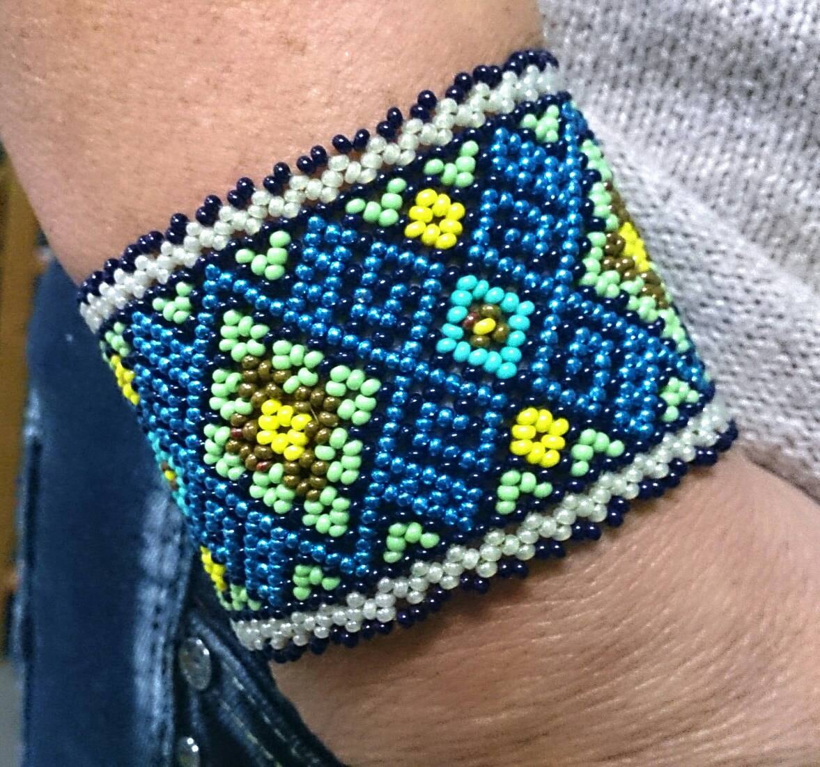 Mexikanisch Huichol Perlenarmband Ethno Native American  indianer style Heilige Geometrie