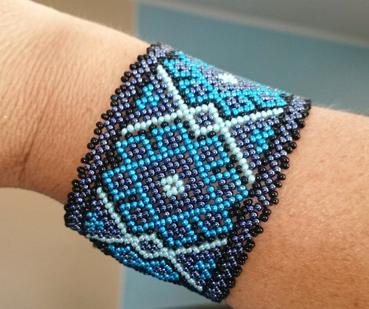 Perlenarmband Huichol blau Mexikanisch heilige Geometrie Bracelet Ethno Boho für Mann und Frau