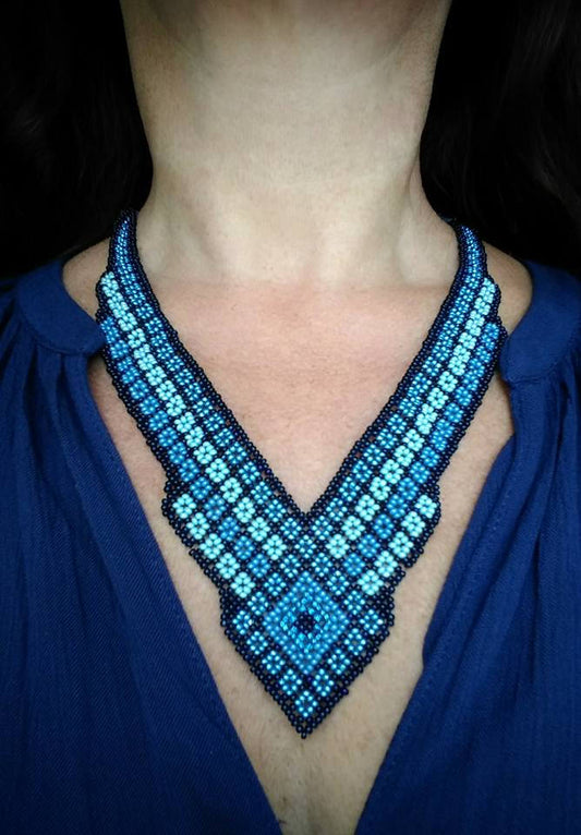 V-Halskette Huichol Halsschmuck Tribal Ethno Boho Perlenkette Blau