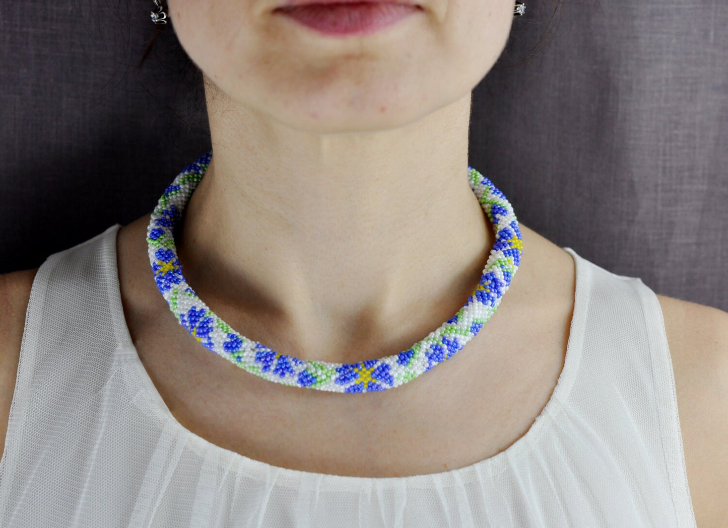 Necklace from beads with wildflowers
