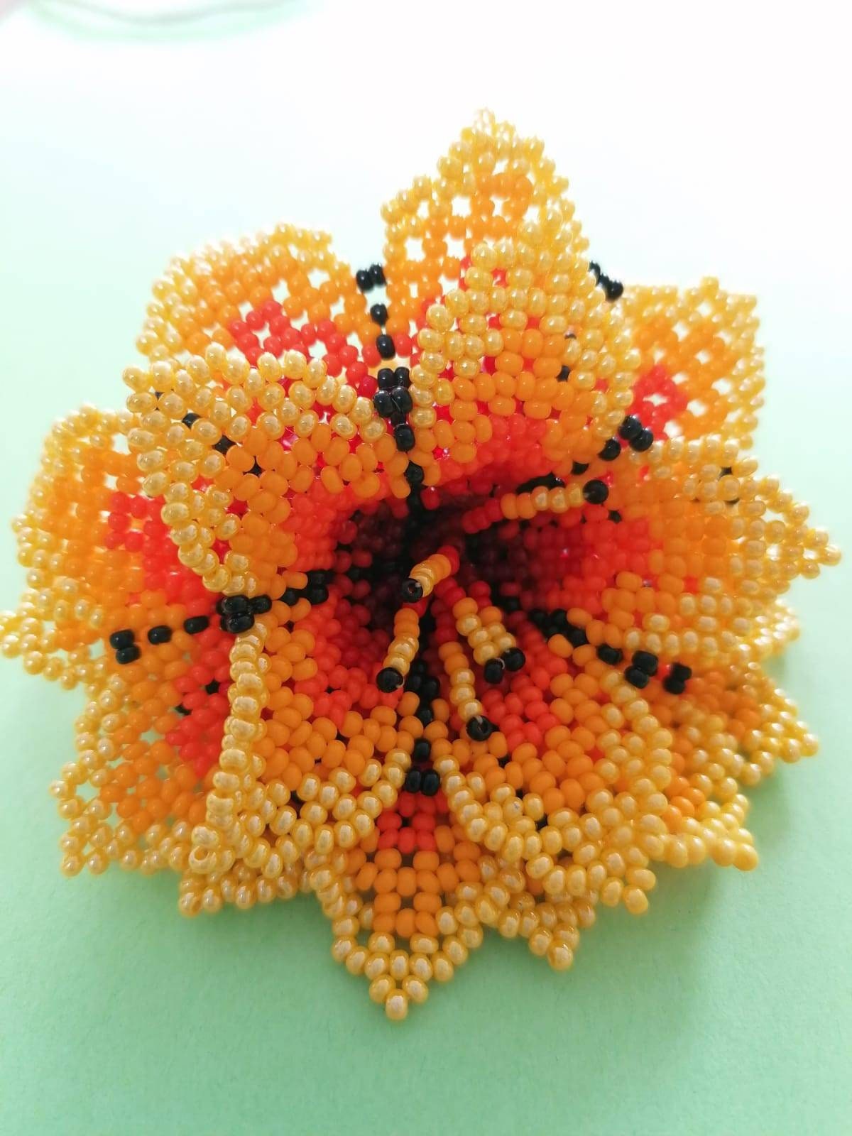 Gelbe Blume Haarclip aus Glasperlen Huichol Style Haar-Accessoires