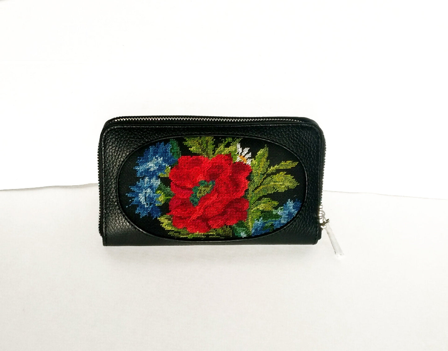 Clutch Handtasche Portmonee Leader mit Handstickerei Wildblumen
