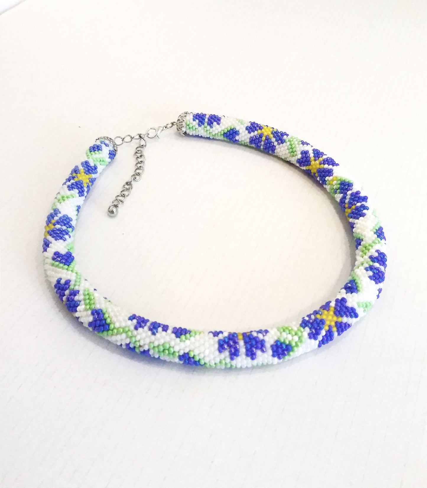 Necklace from beads with wildflowers