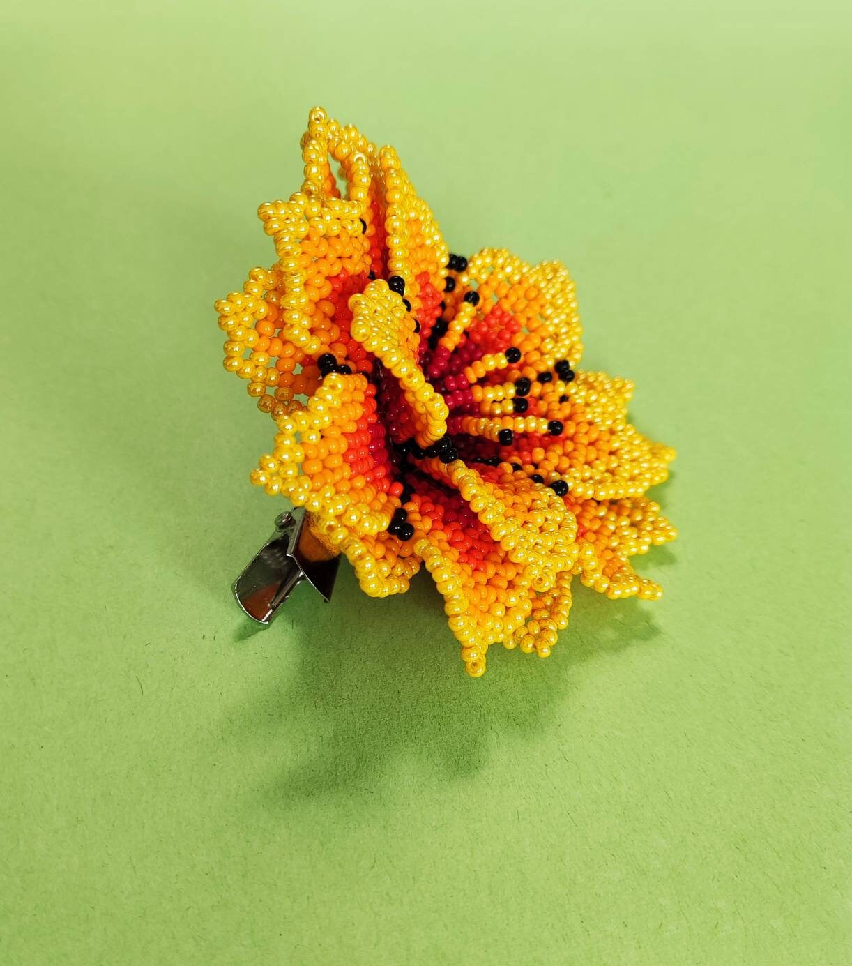 Gelbe Blume Haarclip aus Glasperlen Huichol Style Haar-Accessoires