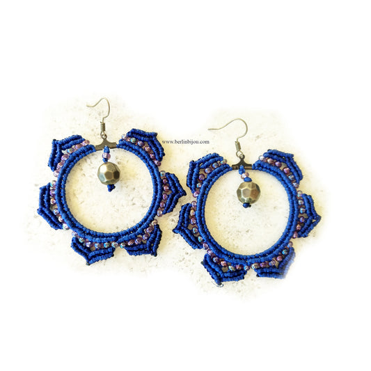 Makrame Ohrringe Tribal Creolen mit Perlen Blau Boho Schmuck